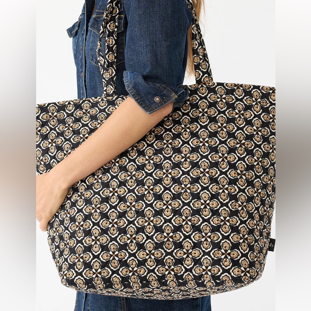 NWT 🍂 Vera Bradley Grand Tote in Butter Cookie Medallion Moonless Night